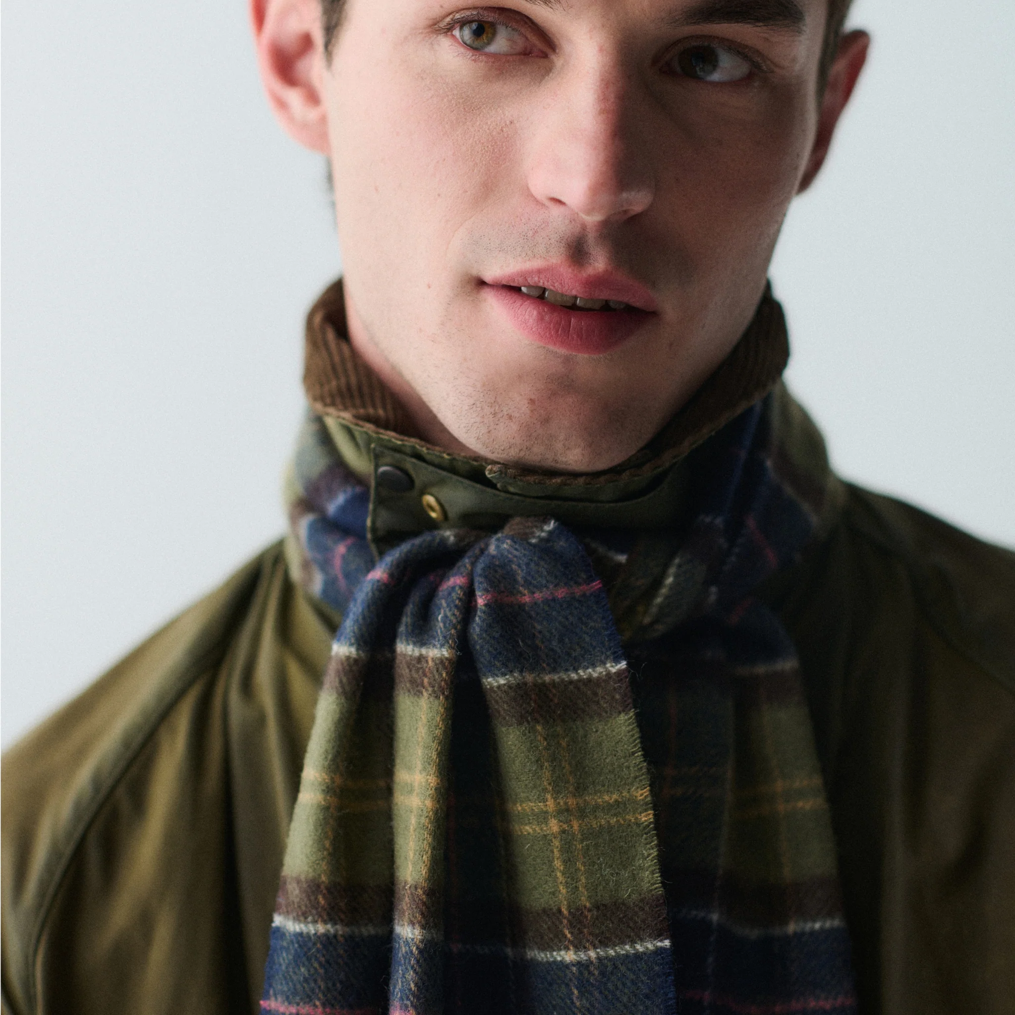 Barbour Classic Tartan Lambswool Scarf - Image 2