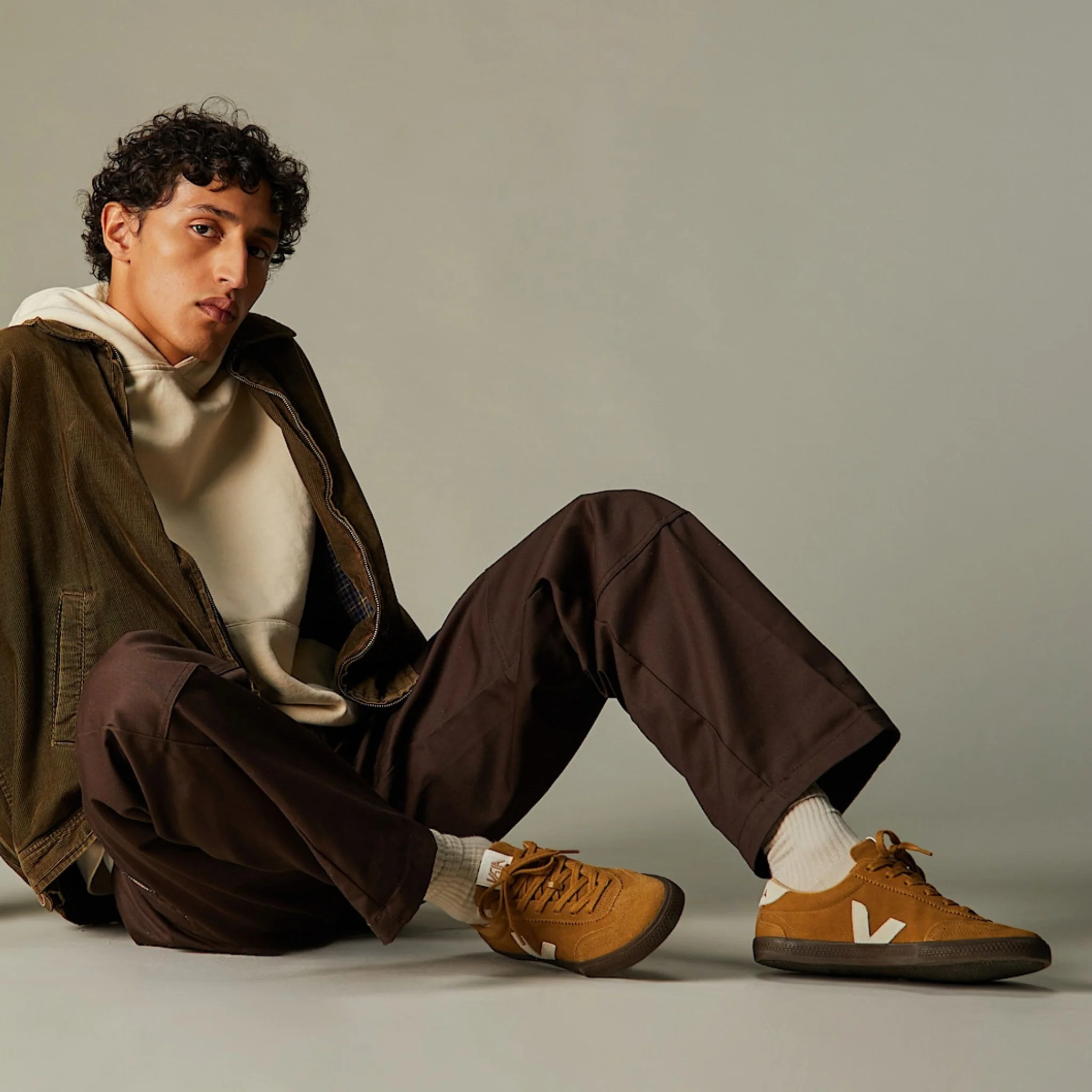 Mens VEJA Tent/Natural/Eagle Volley Suede Trainers - Image 3