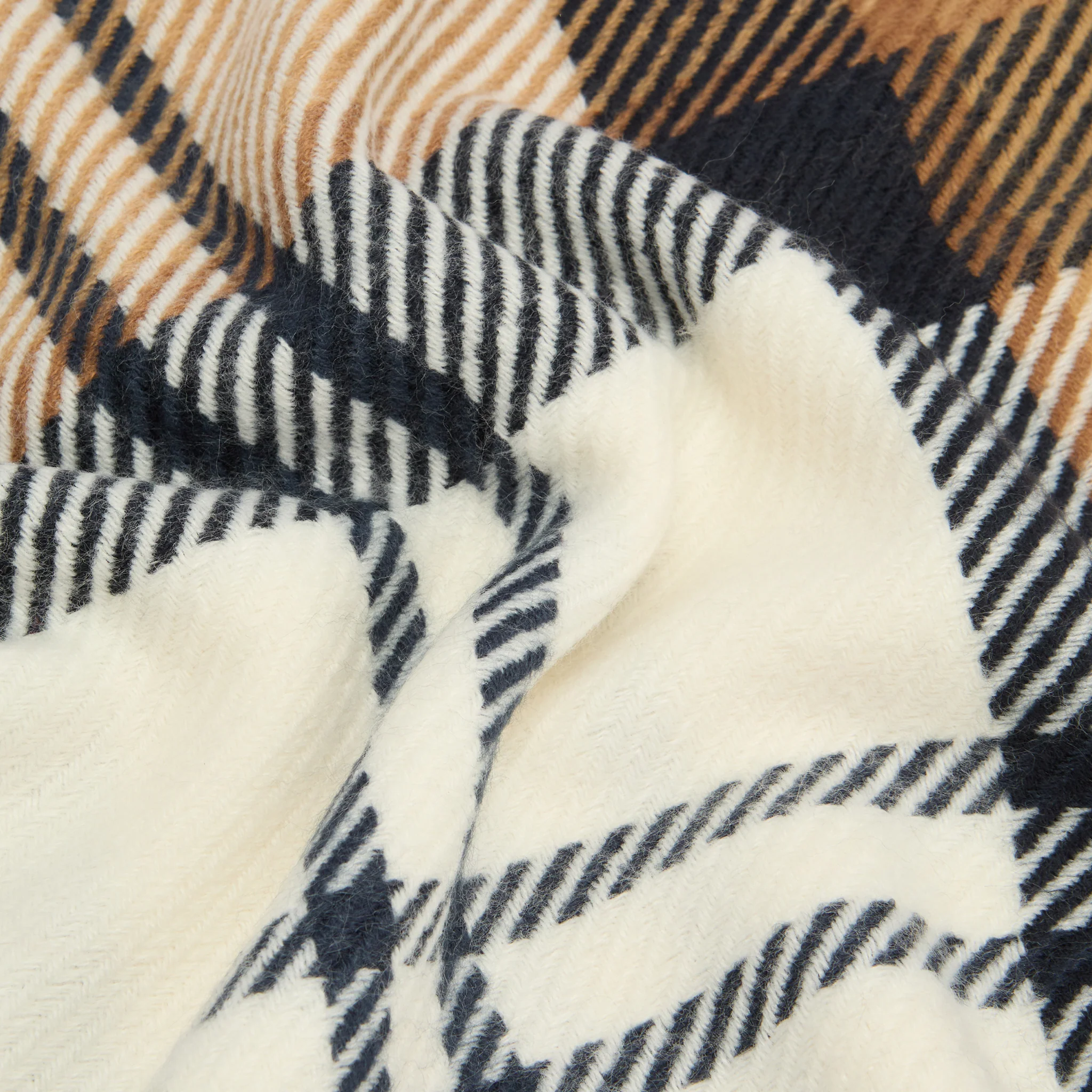 Womens Barbour Hessian/Navy Tartan Pendle Beanie & Blair Scarf Gift Set - Image 5