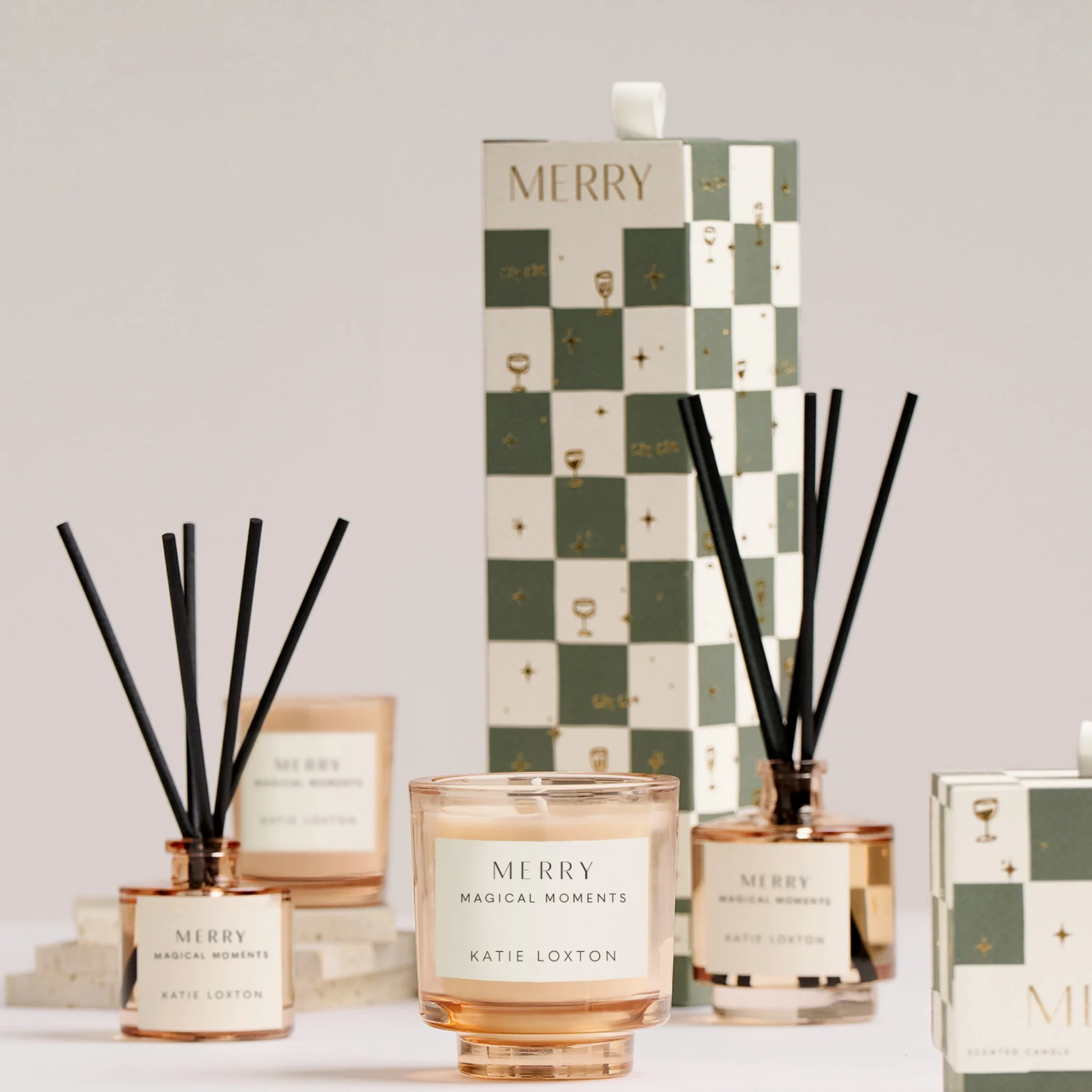 Womens Katie Loxton So Very Merry Mini Votive & Reed Diffuser Gift Set - Image 5