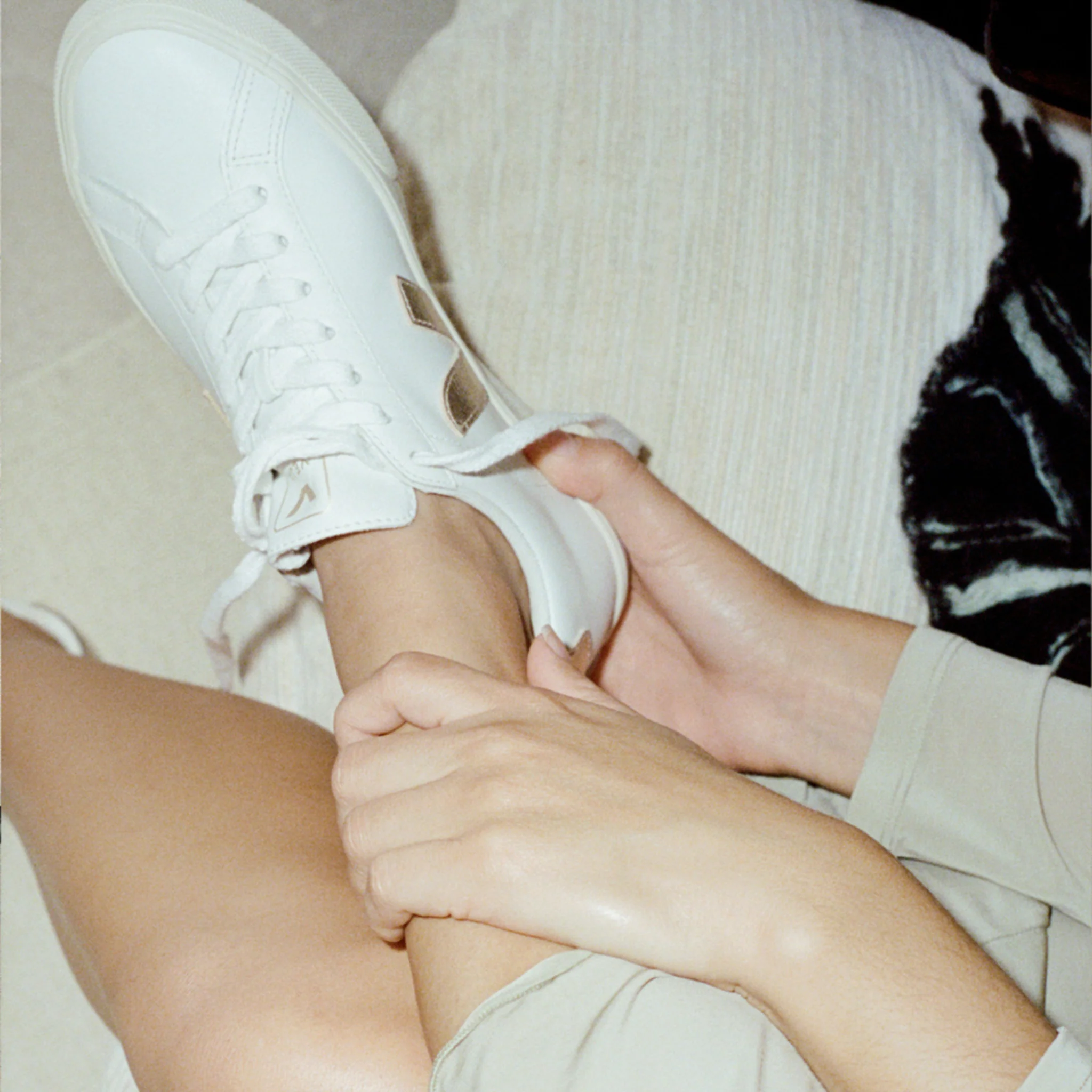Womens VEJA Extra White/Platine Campo Trainers - Image 2